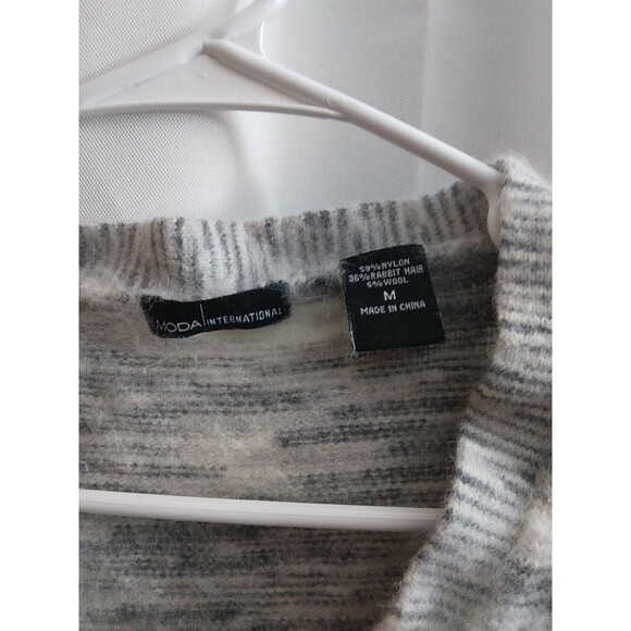 Moda International Cardigan Rabbit Hair, Nylon, & Wool Size Med. - Picture 3 of 4